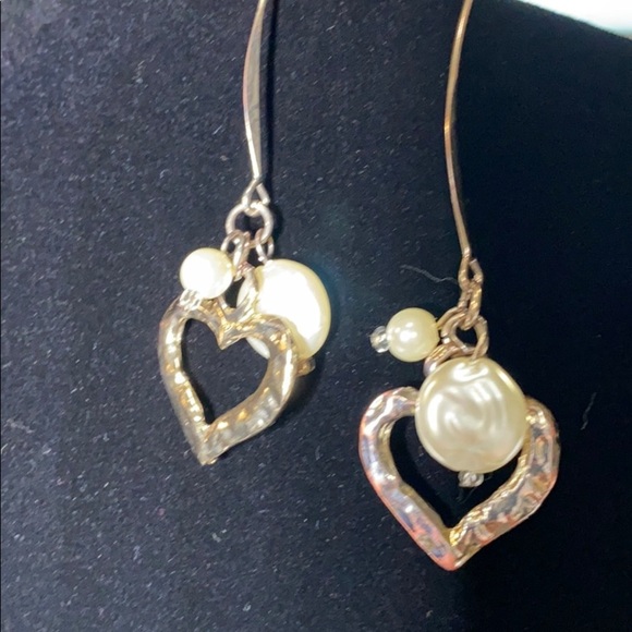 Silver-toned drop earrings with faux pearls​ - Picture 3 of 6